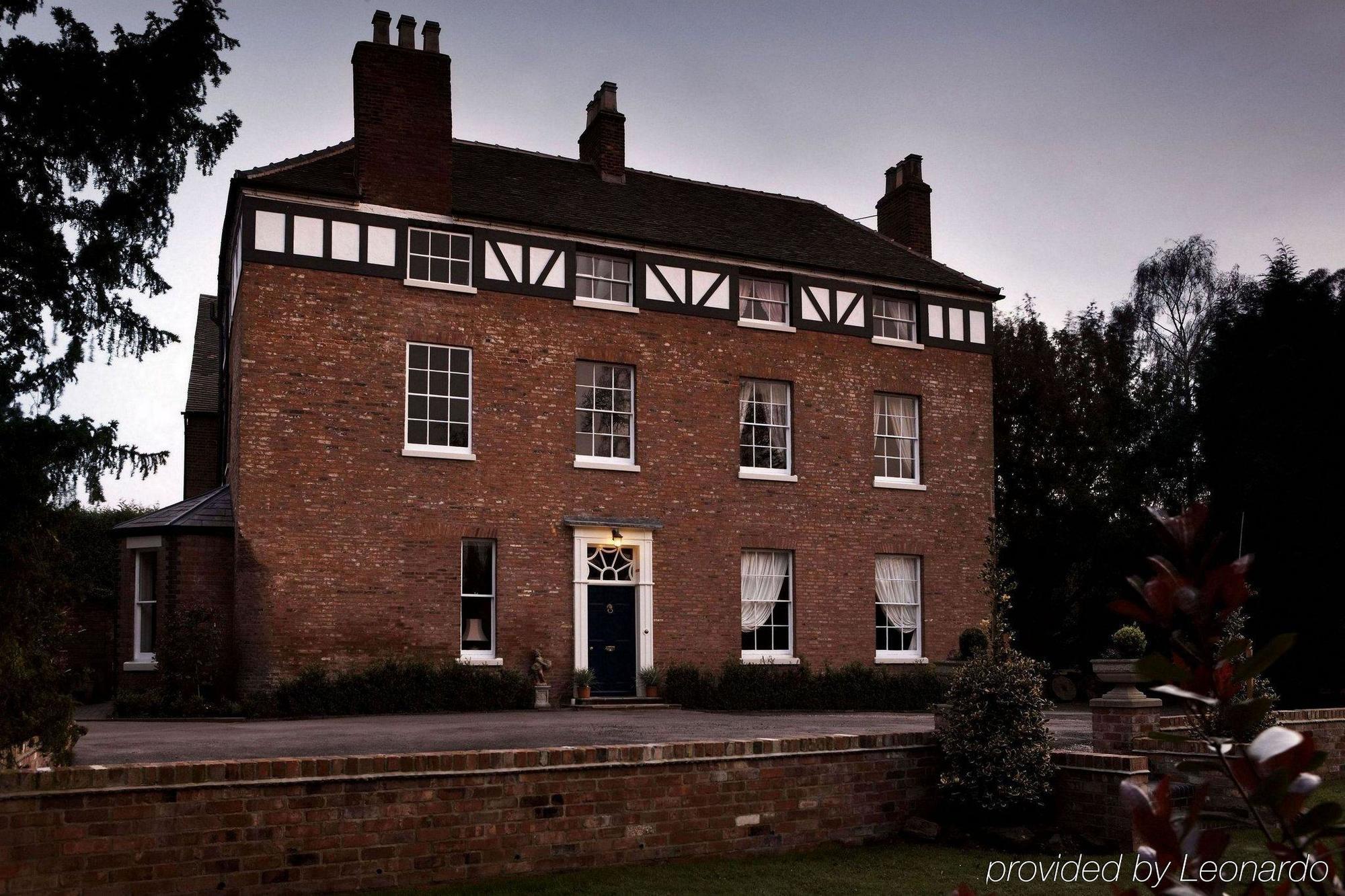 Lichfield Aparthotel Екстер'єр фото